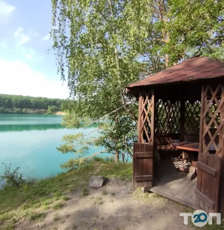 Глядкий гайдамак біля блакитних вод Черепашинського кар'єру